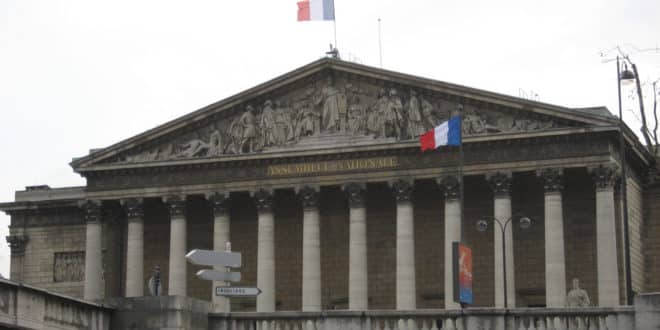 assemblée nationale constitution protection données personnelles