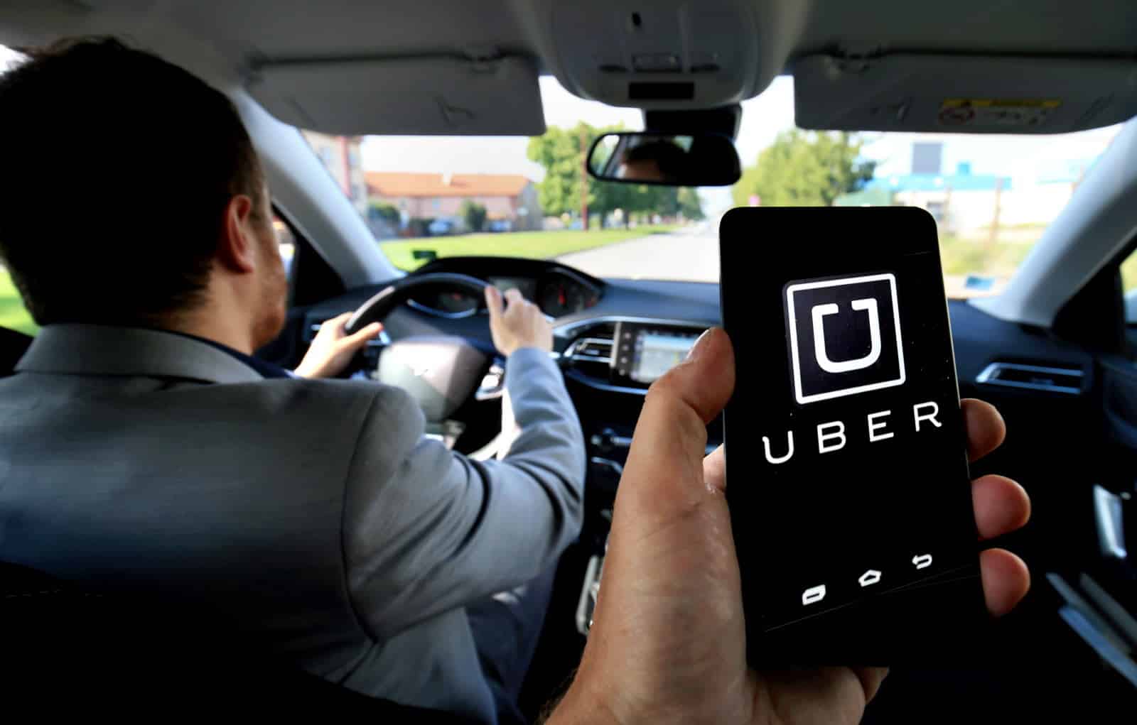 Uber : une entreprise qui met en relation un client avec un conducteur