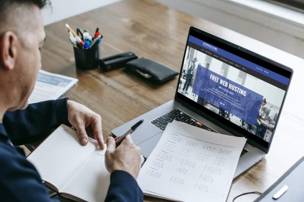 AtSpace : l'équilibre entre prix et performance