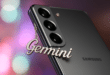 un smartphone avec un pendentif Gemini pour illustrer l'IA de Google dans les appareils de Samsung