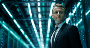 Emmanuel Macron devant un superordinateur français.