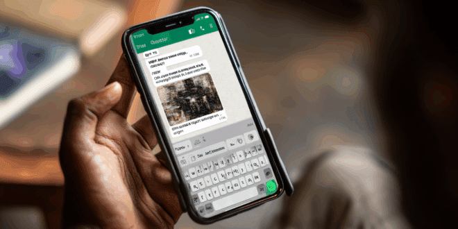 Une conversation WhatsApp ouverte avec un chat entre un utilisateur et ChatGPT