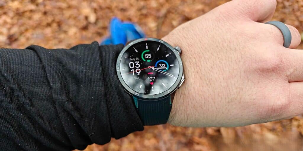 OnePlus dévoile la smartwatch la plus compacte du monde