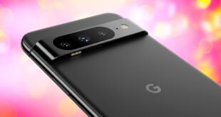 Un smartphone Google Pixel gris équipé de trois capteurs photo et d’un capteur de température sous le flash