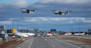 Drones qui volent le ciel de l'aéroport de Copenhague
