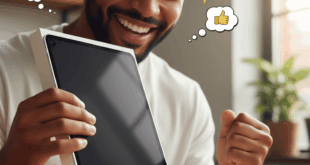 une personne déballant un nouvel iPad 11