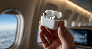 des AirPods 3 dans un avion.