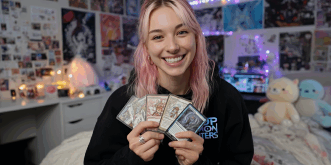 Une fan de K-Pop Demon Hunters avec des cartes collector MTG