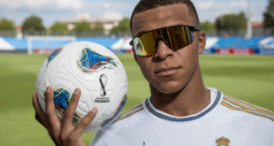 Mbappé qui porte les lunettes Meta Vanguard AI