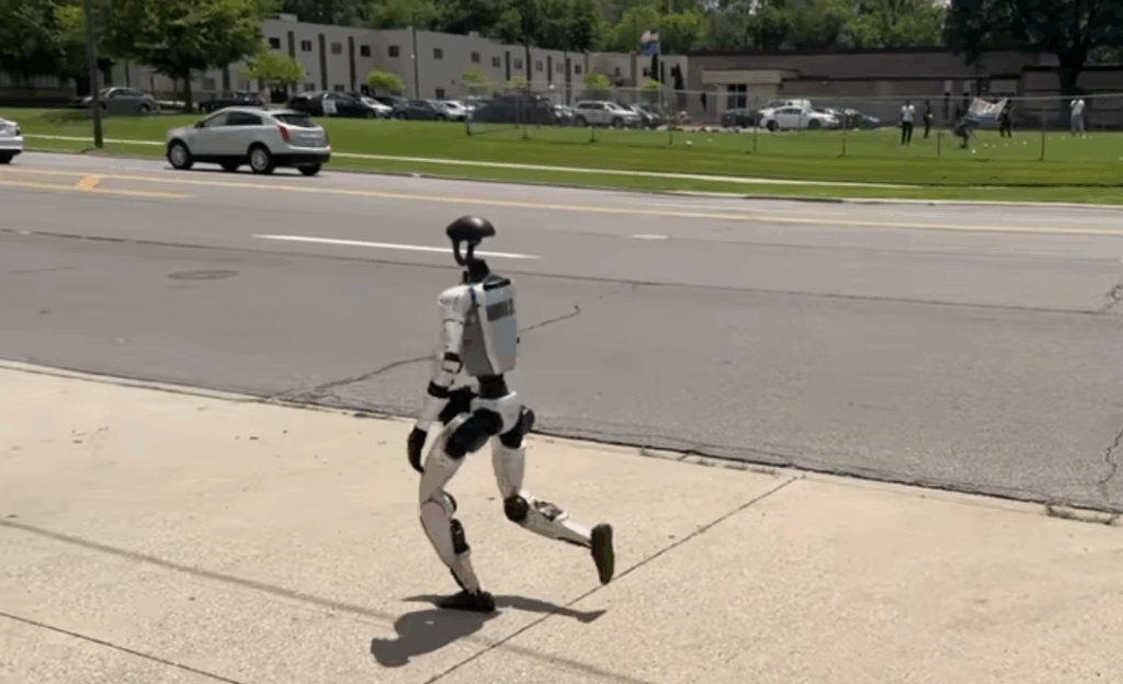 Robot Unitree R1 dans la rue