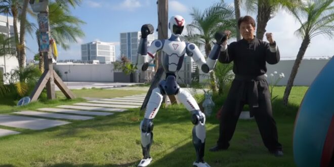 Unitree robot R1 et Jackie Chan