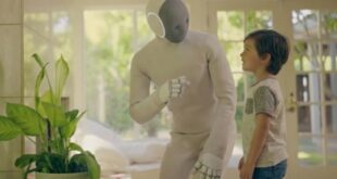 robot neo et enfant.