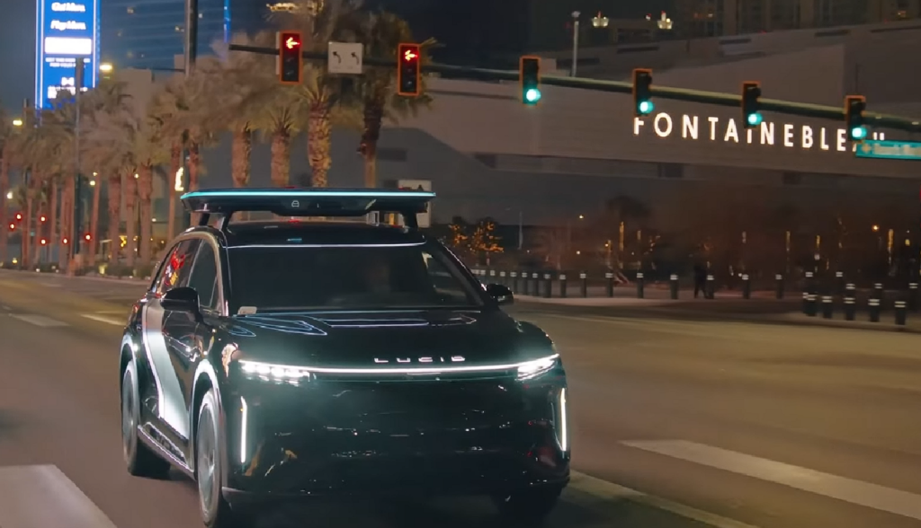 Uber Lucid Nuro Robotaxi - Fontainebleau