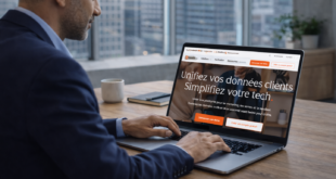 Professionnel de la finance analysant les données clients avec le CRM de HubSpot