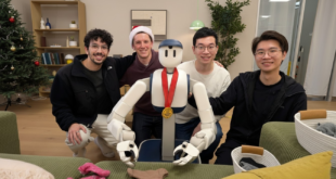 équipe de Sunday Robotics et son robot domestique