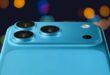 iPhone bleu pour illustrer l'iPhone 18 dont le prix sera cher