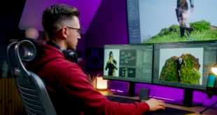 homme illustrant un européen devant un PC utilisant unreal engine