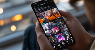POV d'une jeune femme regardant le feed TikTok de contenus styles anime générés par IA et publié sur TikTok