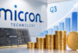 Illustration de Micron Technology avec puce mémoire, pièces d'or et graphique financier en hausse.