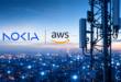 Logo Nokia et AWS devant une antenne télécom connectée dans un environnement urbain.
