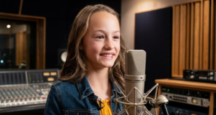 Amelie Bea Smith dans Peppa Pig dans un studio d'enregistrement vocaux