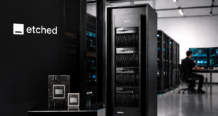 Serveur d'inférence IA Etched dans un datacenter moderne avec puces IA au premier plan.