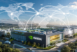 Usine d’IA NVIDIA reliée à un réseau mondial illustrant des partenariats internationaux pour le déploiement d’infrastructures d’intelligence artificielle.